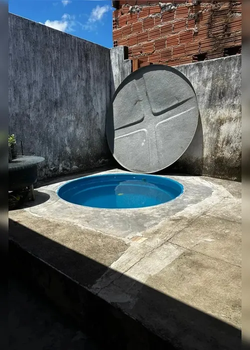 Pais de bebê que morreu afogado em caixa d'água são indiciados